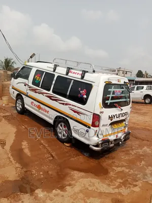 Hyundai H-100 2004 White