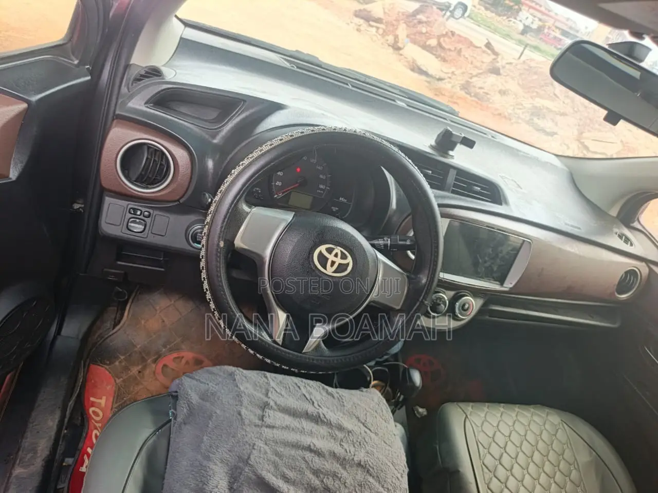 Toyota Vitz 2014 Gray