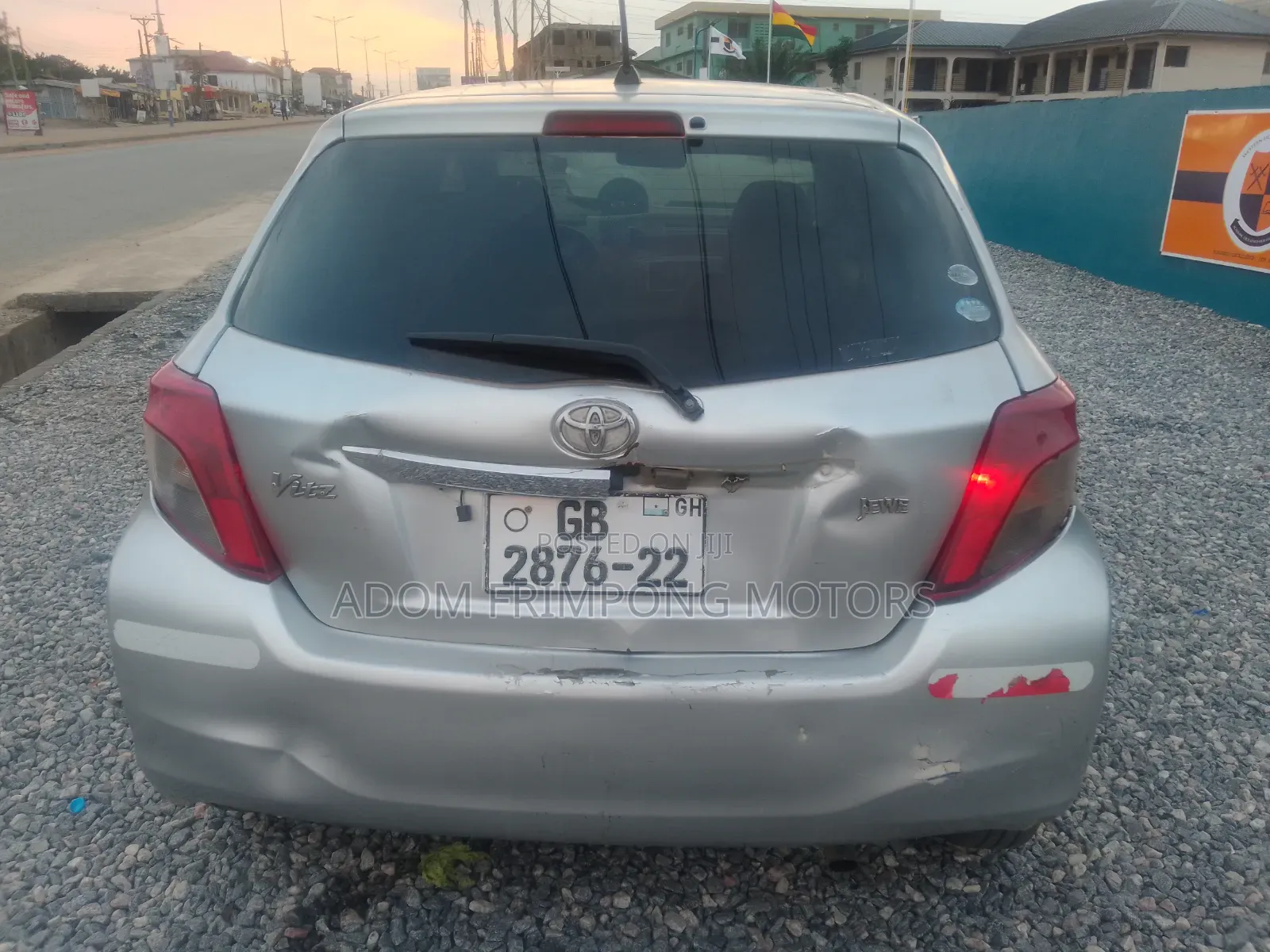 Toyota Vitz 2012 Silver