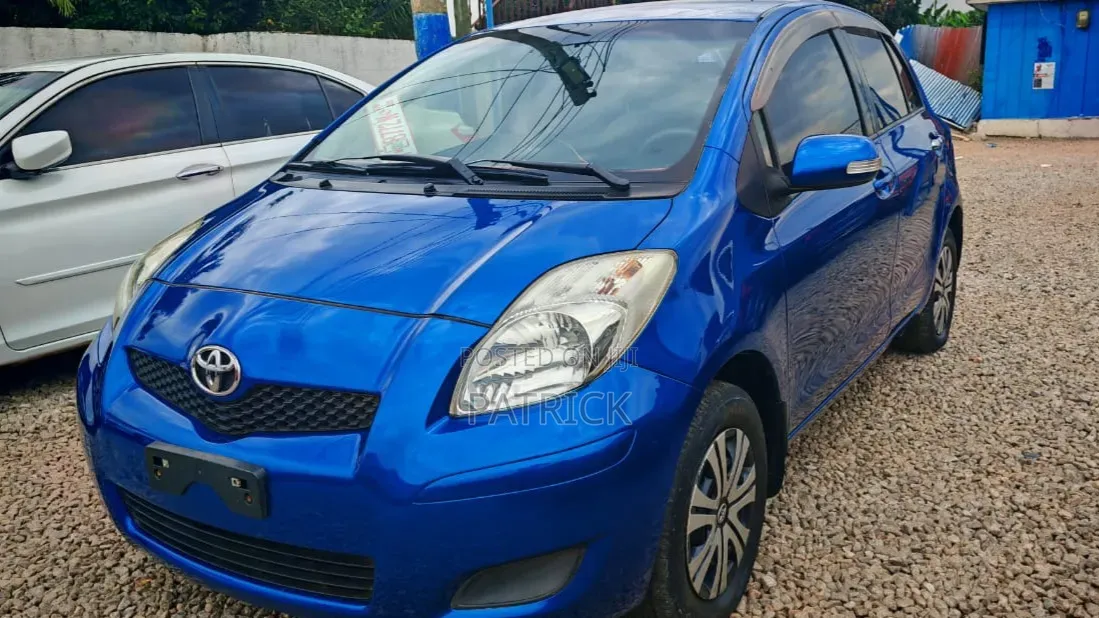 Toyota Vitz 1.3 FWD 5dr 2010 Blue