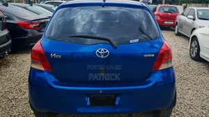 Toyota Vitz 1.3 FWD 5dr 2010 Blue