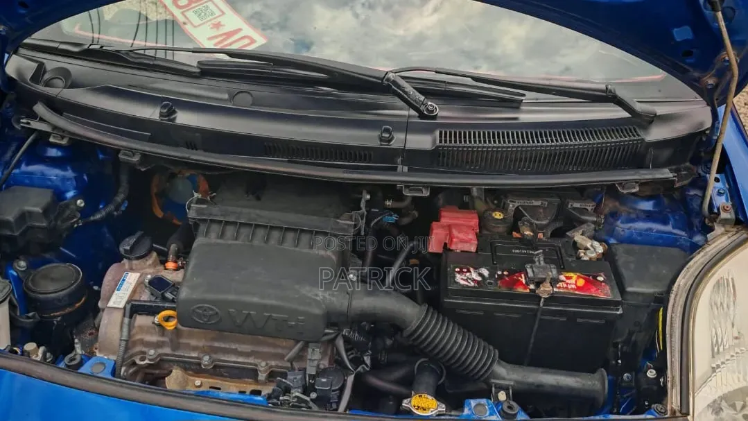 Toyota Vitz 1.3 FWD 5dr 2010 Blue