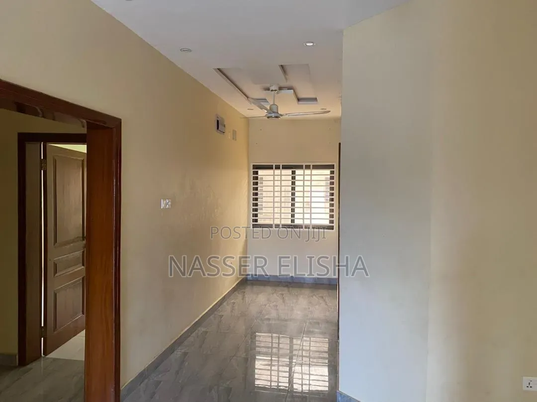 2bdrm Apartment in Opah, Sarpeiman, Amasaman for rent