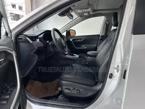 Toyota RAV4 2022 Blue