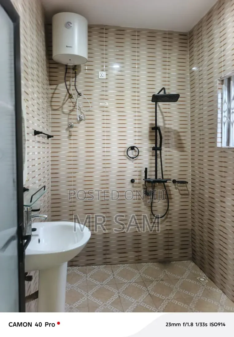 4bdrm House in Kasoa Nurses Qutters, Ga South Municipal for sale
