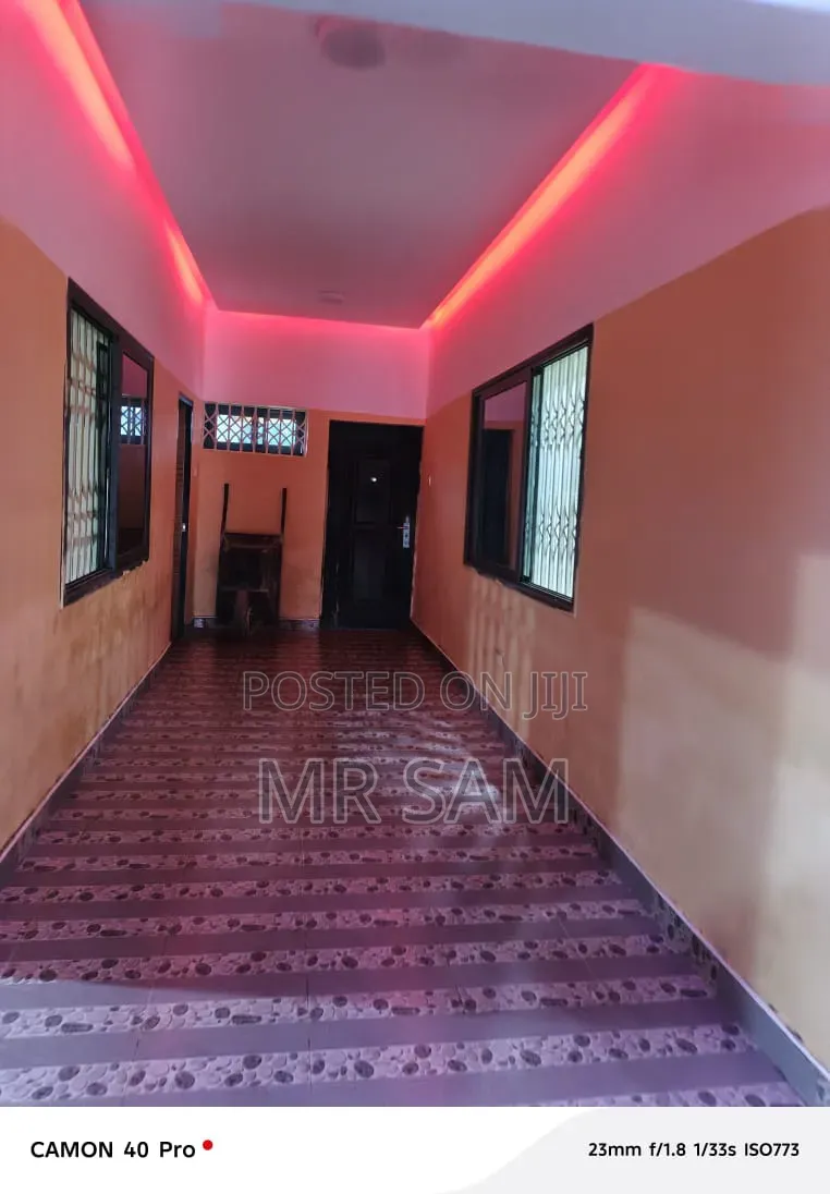 4bdrm House in Kasoa Nurses Qutters, Ga South Municipal for sale