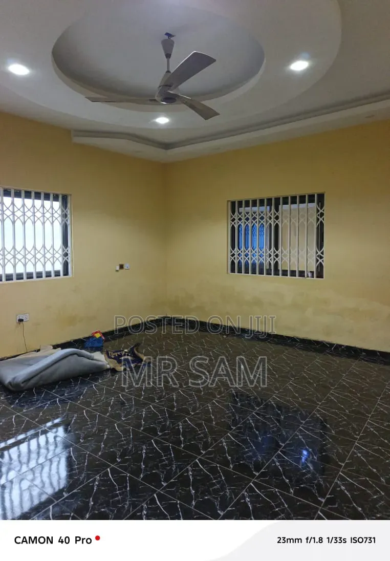 4bdrm House in Kasoa Nurses Qutters, Ga South Municipal for sale