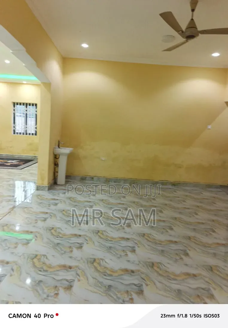 4bdrm House in Kasoa Nurses Qutters, Ga South Municipal for sale