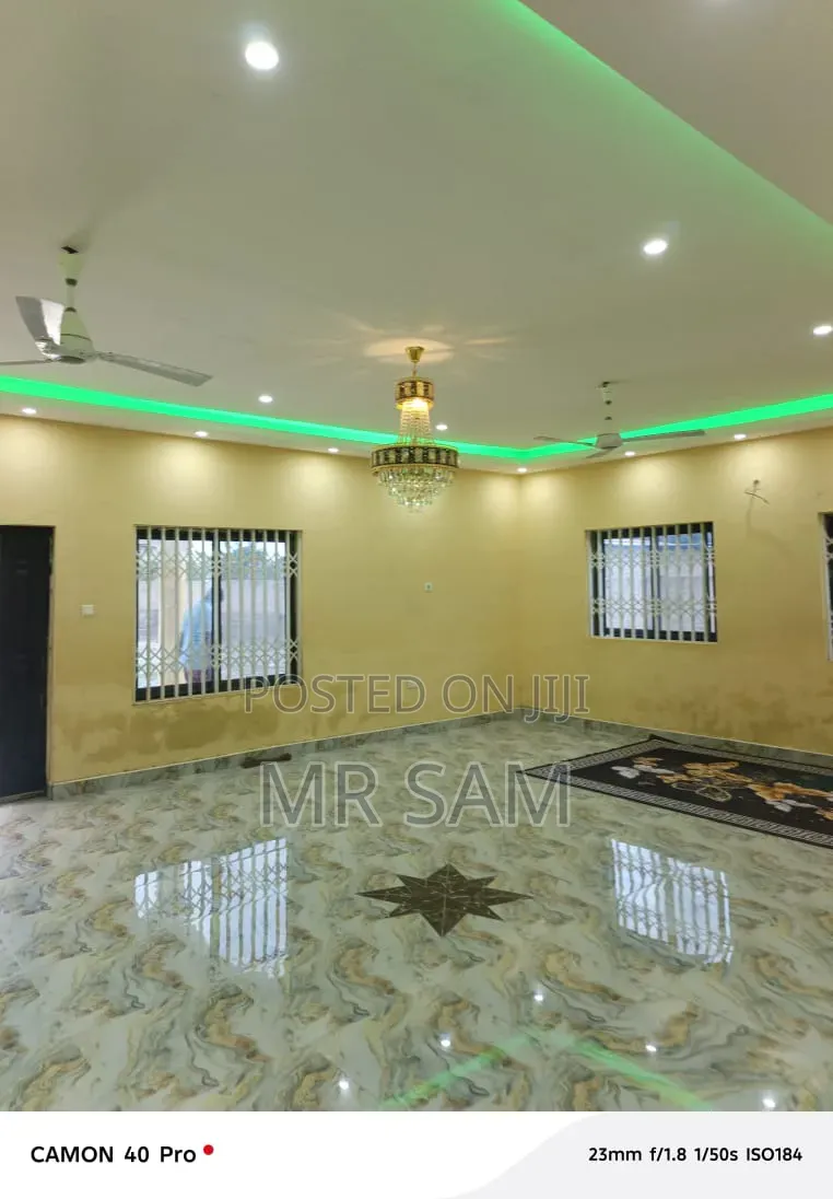 4bdrm House in Kasoa Nurses Qutters, Ga South Municipal for sale