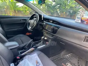 Toyota Corolla LE Eco 4dr Sedan (1.8L 4cyl CVT) 2016 Black