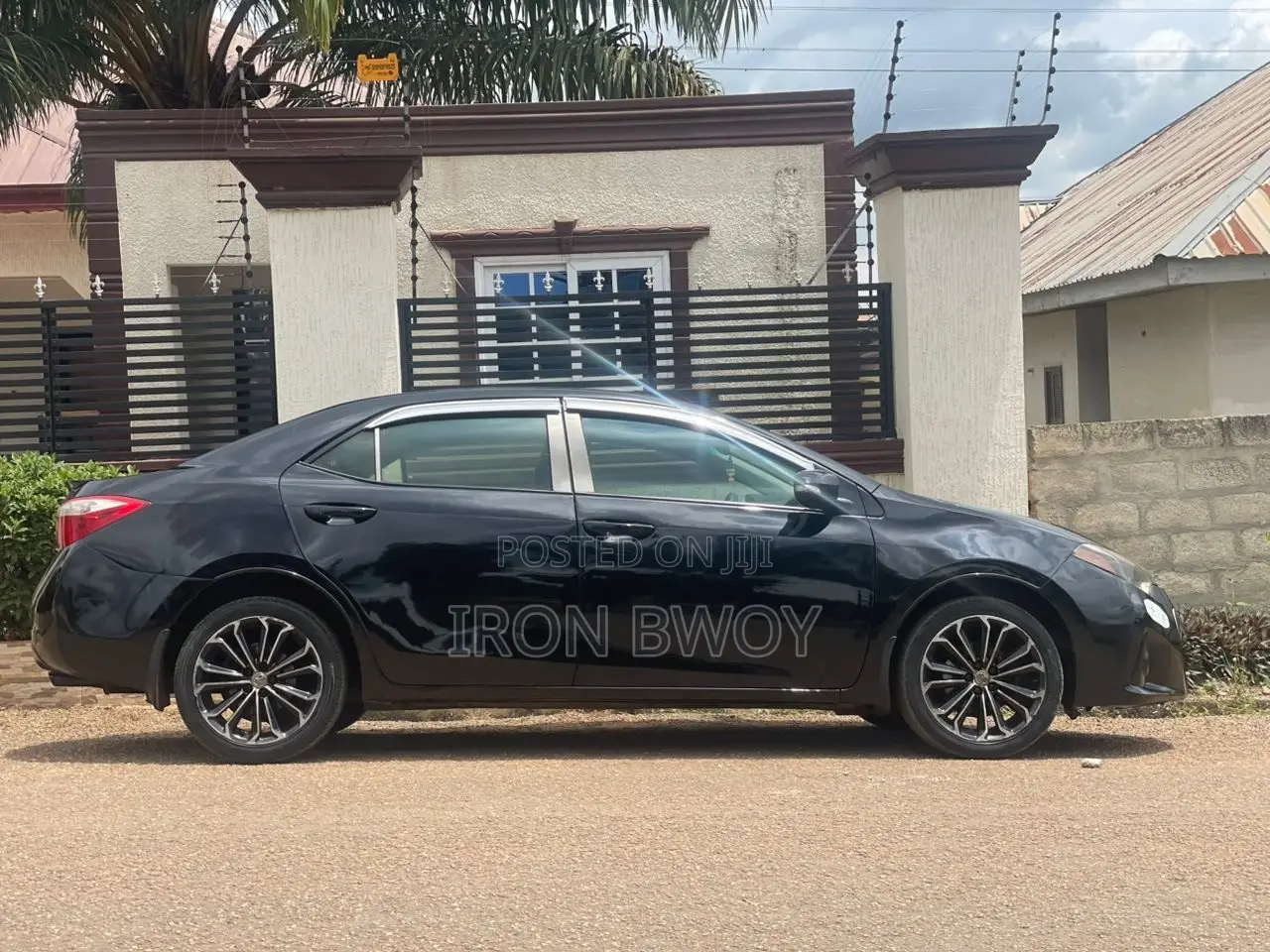 Toyota Corolla LE Eco 4dr Sedan (1.8L 4cyl CVT) 2016 Black