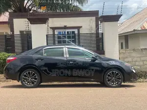 Toyota Corolla LE Eco 4dr Sedan (1.8L 4cyl CVT) 2016 Black
