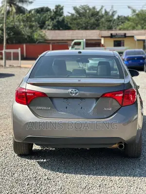 Toyota Corolla XSE (1.8L 4cyl 2A) 2018 Gray