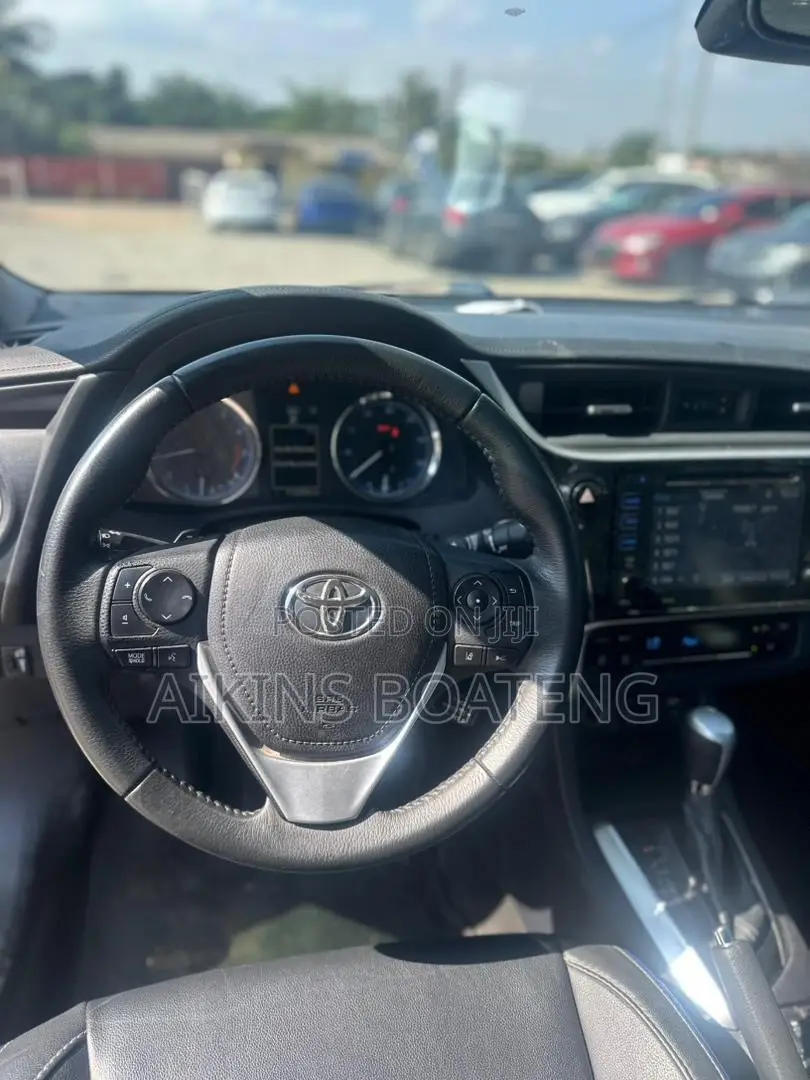 Toyota Corolla XSE (1.8L 4cyl 2A) 2018 Gray