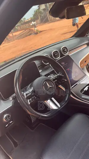 Mercedes-Benz C300 2023 Black