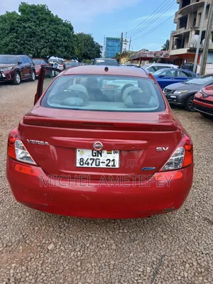 Nissan Versa 2014 Red