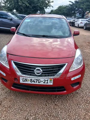 Nissan Versa 2014 Red