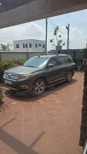 Toyota Highlander 3.5L 4WD 2013 Green