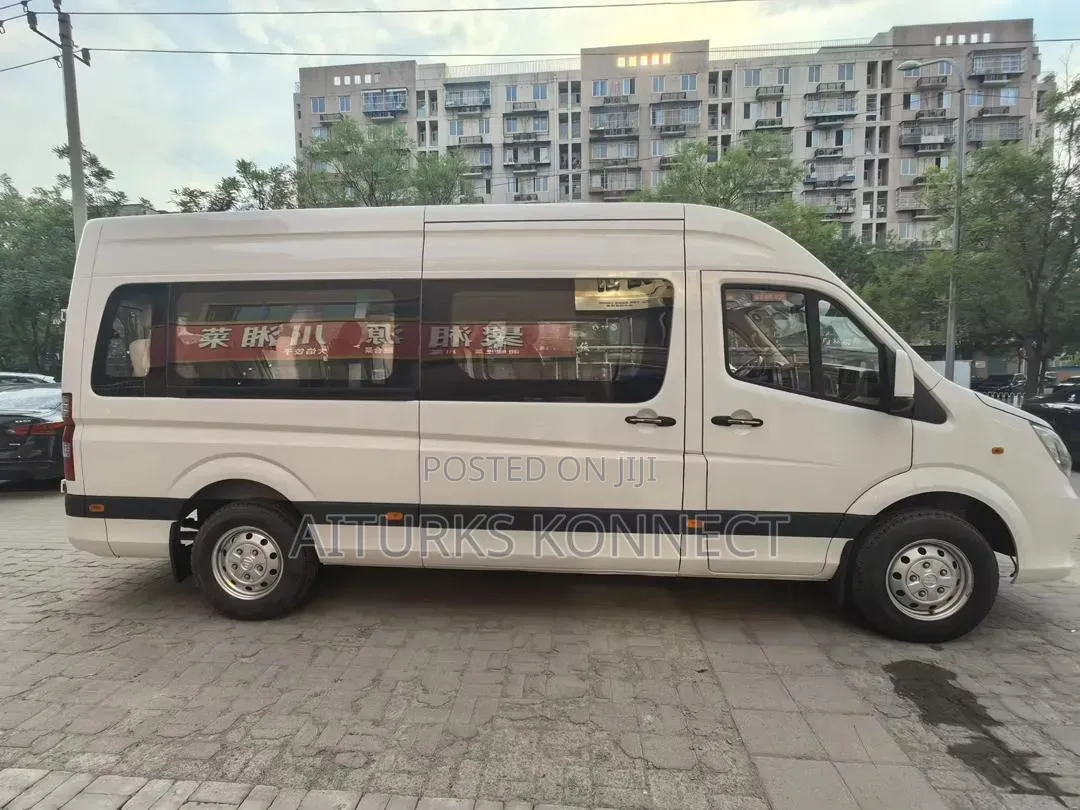 New Foton Sup 2025 White