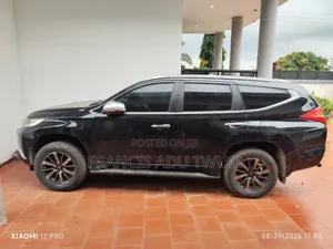 Mitsubishi Pajero 2017 Black