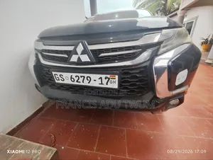 Mitsubishi Pajero 2017 Black