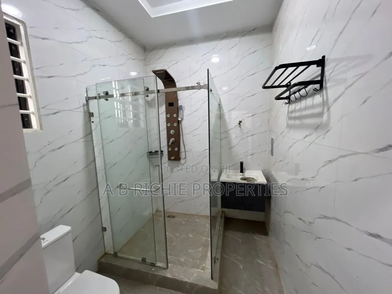 3bdrm House in Ab Richie Properties, Amasaman for sale
