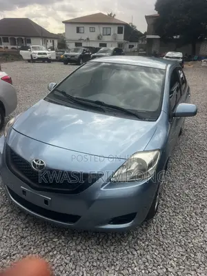 Toyota Yaris 2012 Beige