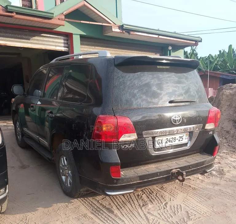 Toyota Land Cruiser 4.6 V8 VX-R 2014 Black