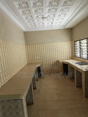 6bdrm House in Free Will Agency, Kumasi Metropolitan for sale