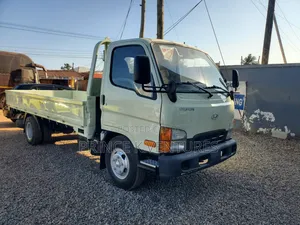 Hyundai Mighty 2