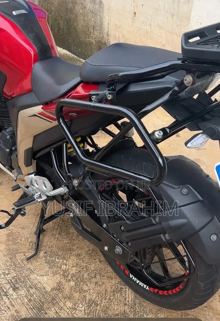 Yamaha FZ 2015 Red