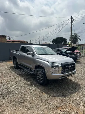 Mitsubishi L200 2024 Gray
