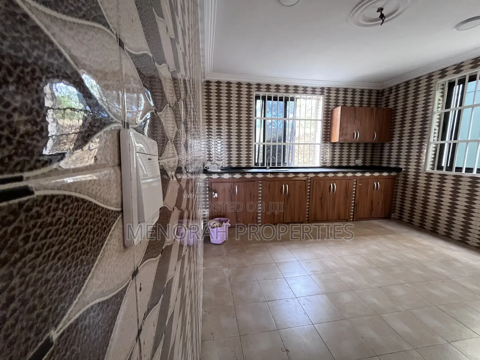 2bdrm Apartment in Adenta Ashiyie, Frafraha for rent