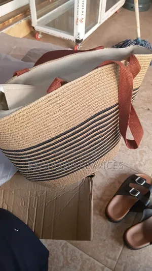 Summer Straw Tote Bag .
