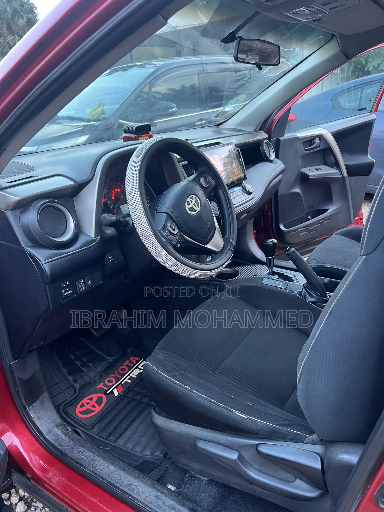 Toyota RAV4 XLE 4dr SUV (2.5L 4cyl 6A) 2014 Gold