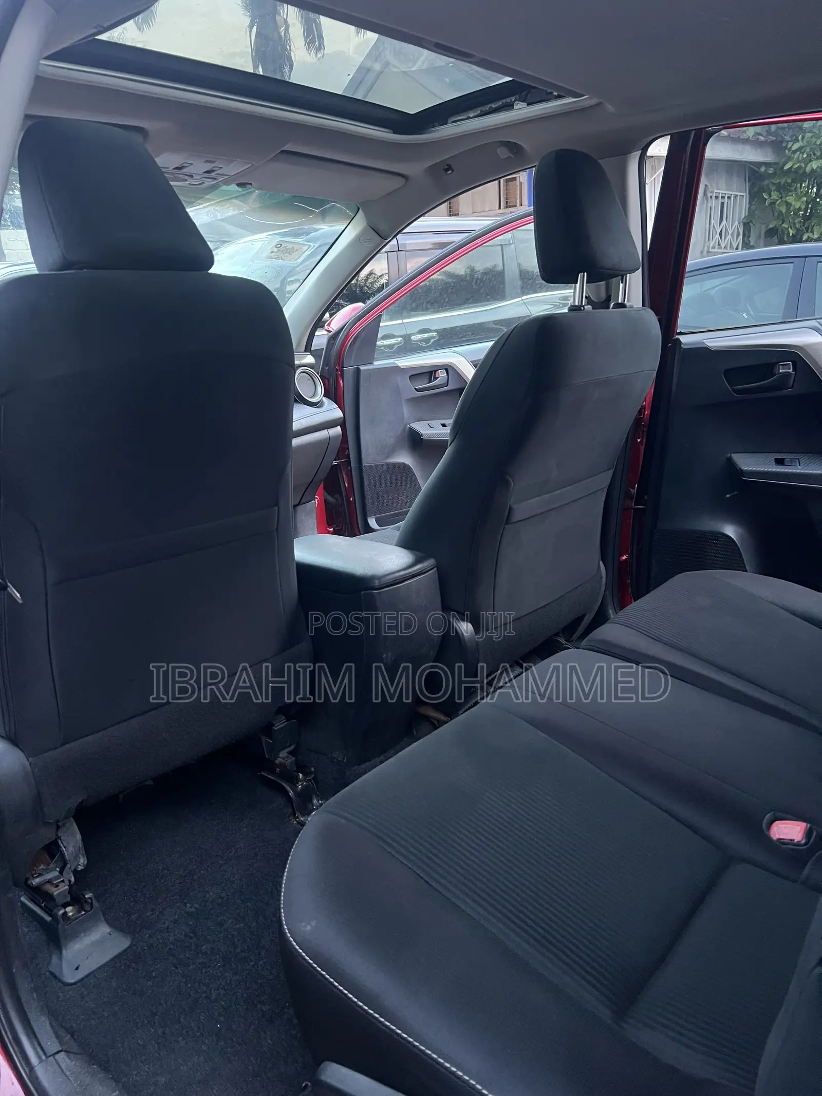 Toyota RAV4 XLE 4dr SUV (2.5L 4cyl 6A) 2014 Gold