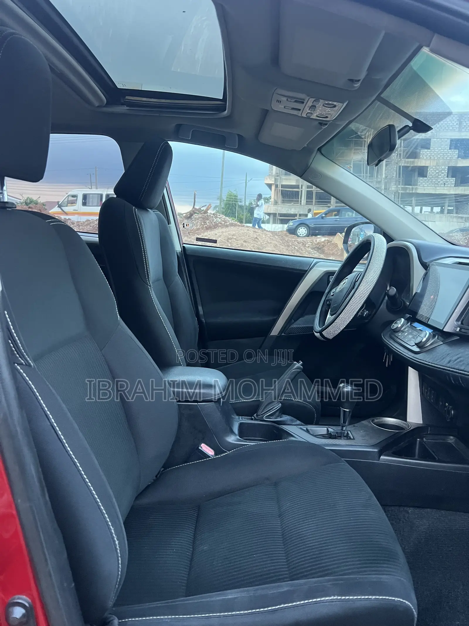 Toyota RAV4 XLE 4dr SUV (2.5L 4cyl 6A) 2014 Gold