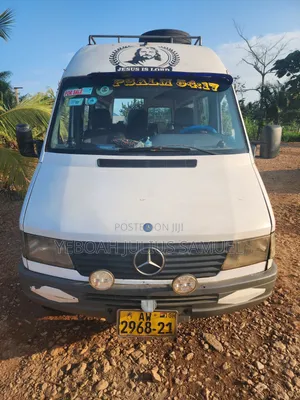 Mercedes-Benz 1422 2005 White