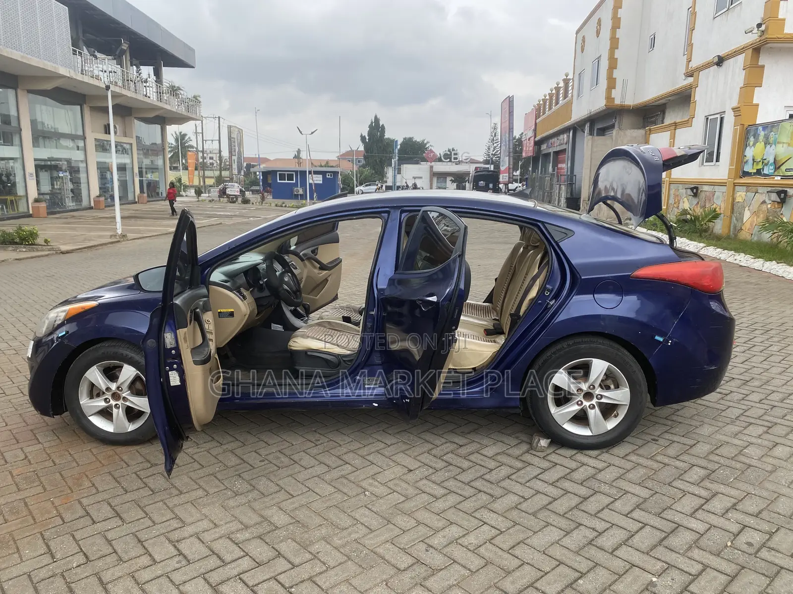 Hyundai Elantra for Rent With Professional Driver