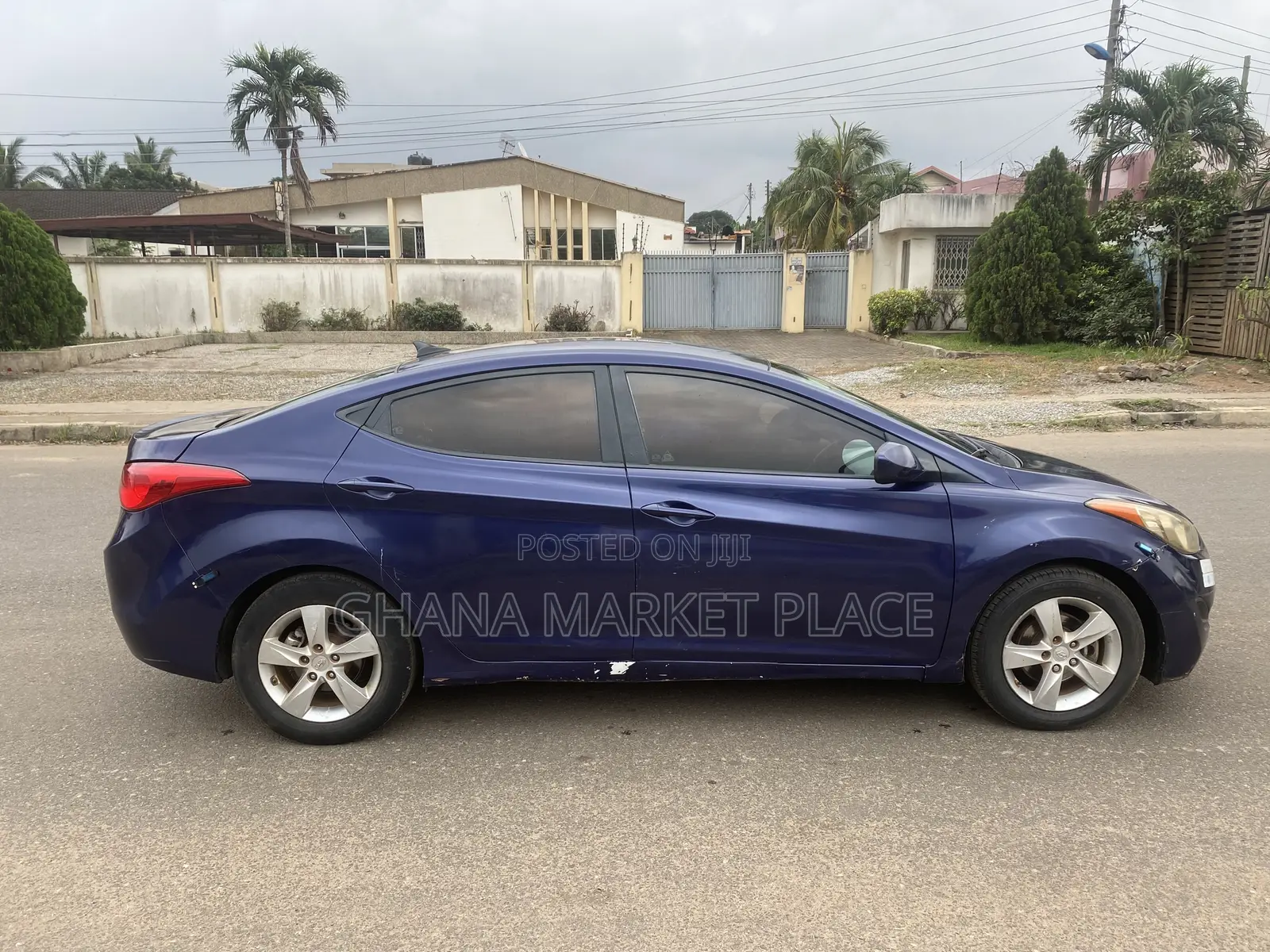 Hyundai Elantra for Rent With Professional Driver