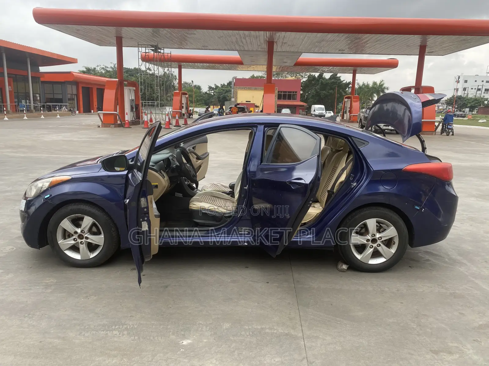 Hyundai Elantra for Rent With Professional Driver