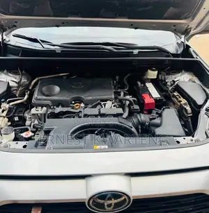 Toyota RAV4 LE AWD 2020 White