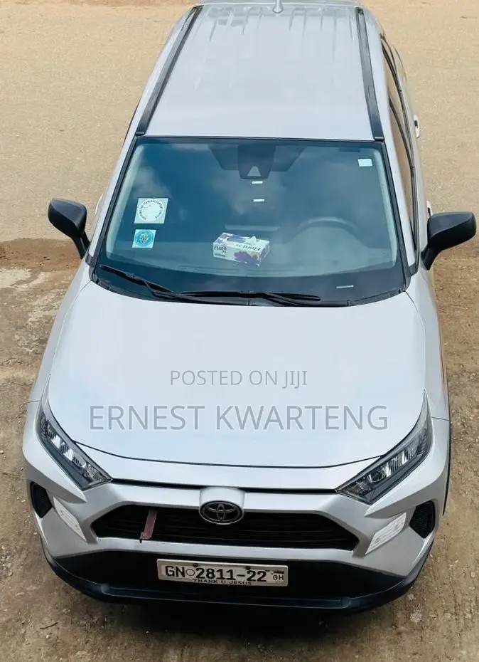 Toyota RAV4 LE AWD 2020 White