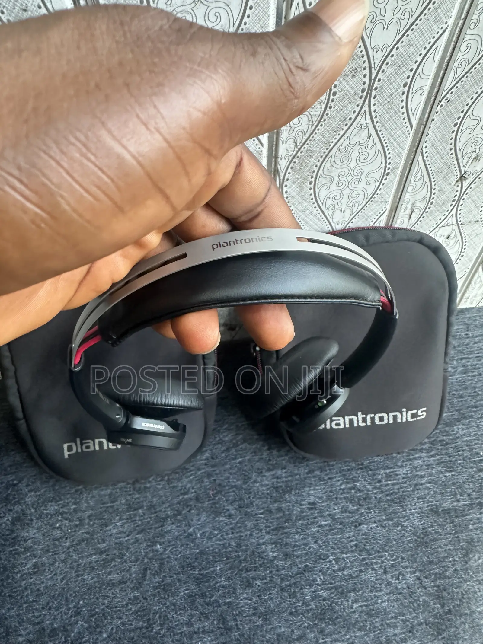 Original Plantronic Voyager Focus 1