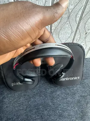 Original Plantronic Voyager Focus 1