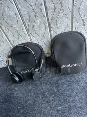 Original Plantronic Voyager Focus 1