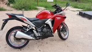 Honda CBR 2012 Red