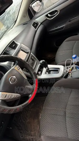 Nissan Sentra SR 4dr Sedan (1.8L 4cyl CVT) 2015 Black