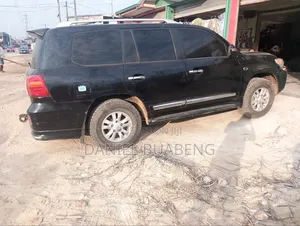 Toyota Land Cruiser 4.6 V8 VX-R 2014 Black
