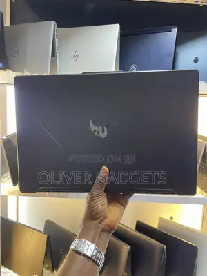 Laptop Asus TUF Gaming A17 16GB AMD Ryzen 5 SSD 512GB